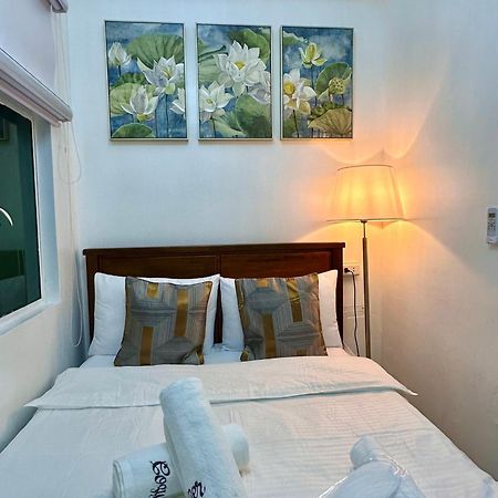 Studio Two Condominium, Alabang - Gold Fiber Wi-Fi -Netflix Ready Muntinlupa City Kültér fotó